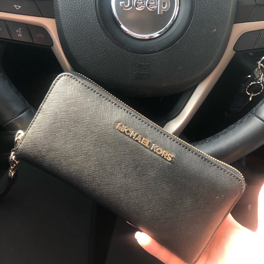 Authentic Michael Kors Zip Wallet